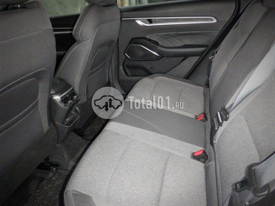 Фото Geely Emgrand 60