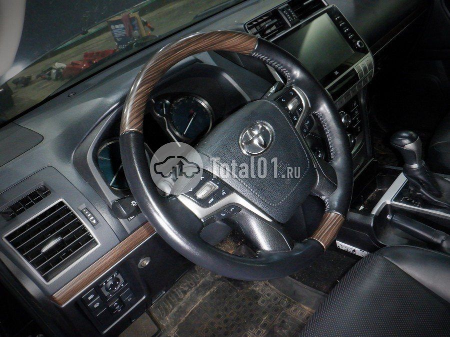 Фото Toyota Land Cruiser Prado 112