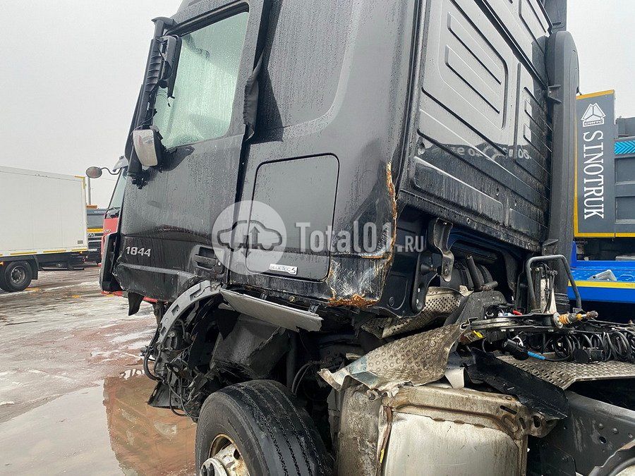 Фото Mercedes-Benz Actros 1844 144