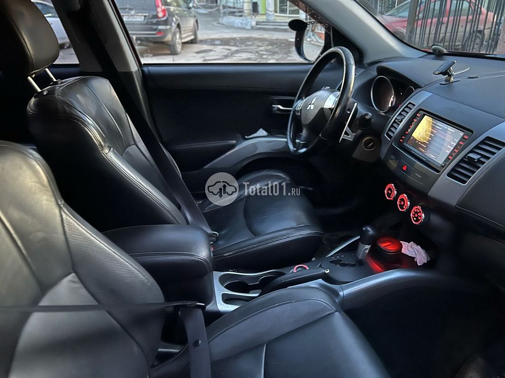 Фото Mitsubishi Outlander 50