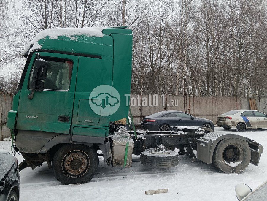 Фото Mercedes-Benz Actros 1844 112