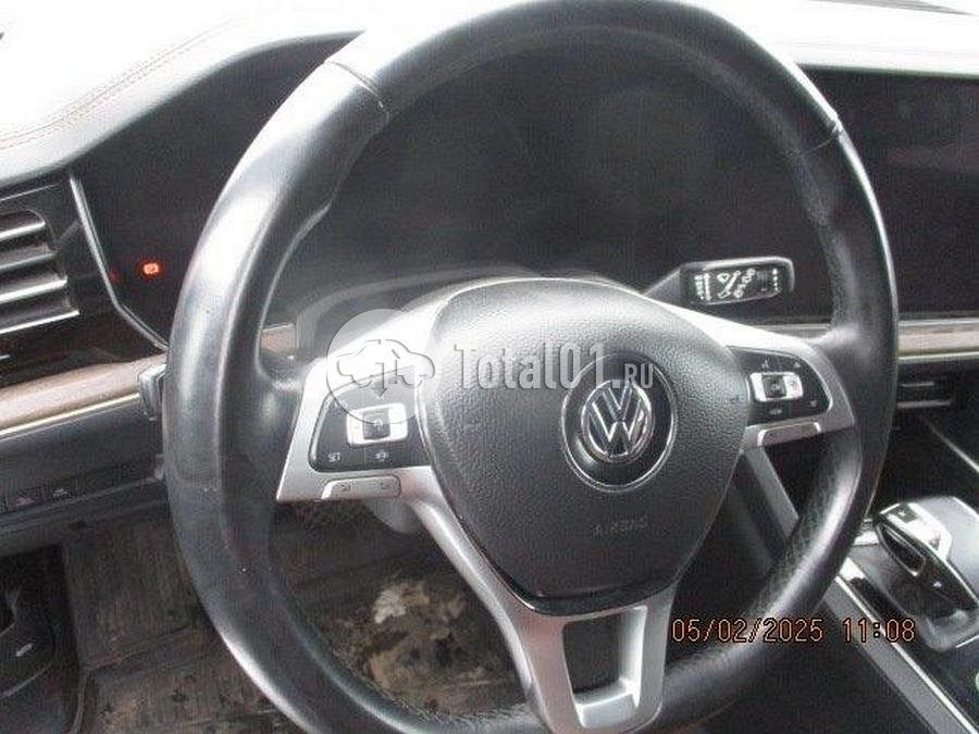 Фото Volkswagen Touareg 70