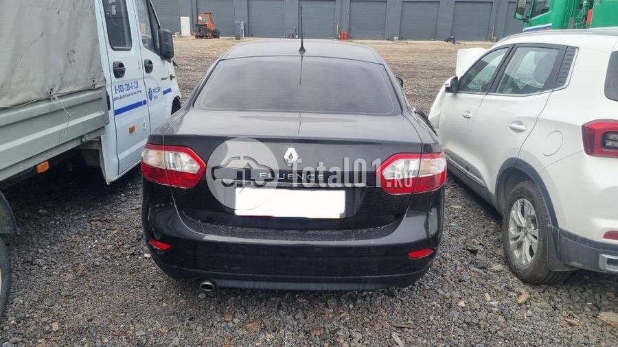 Фото Renault Fluence 48