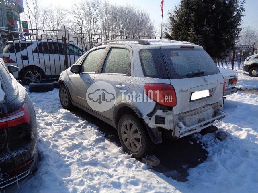 Фото Suzuki SX4 10