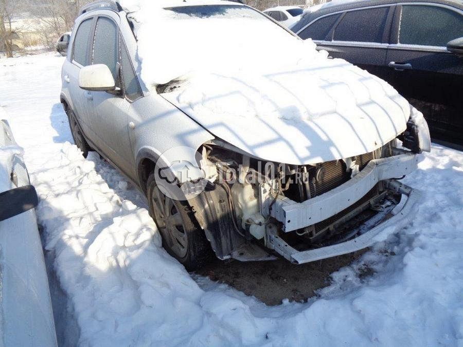 Фото Suzuki SX4 16