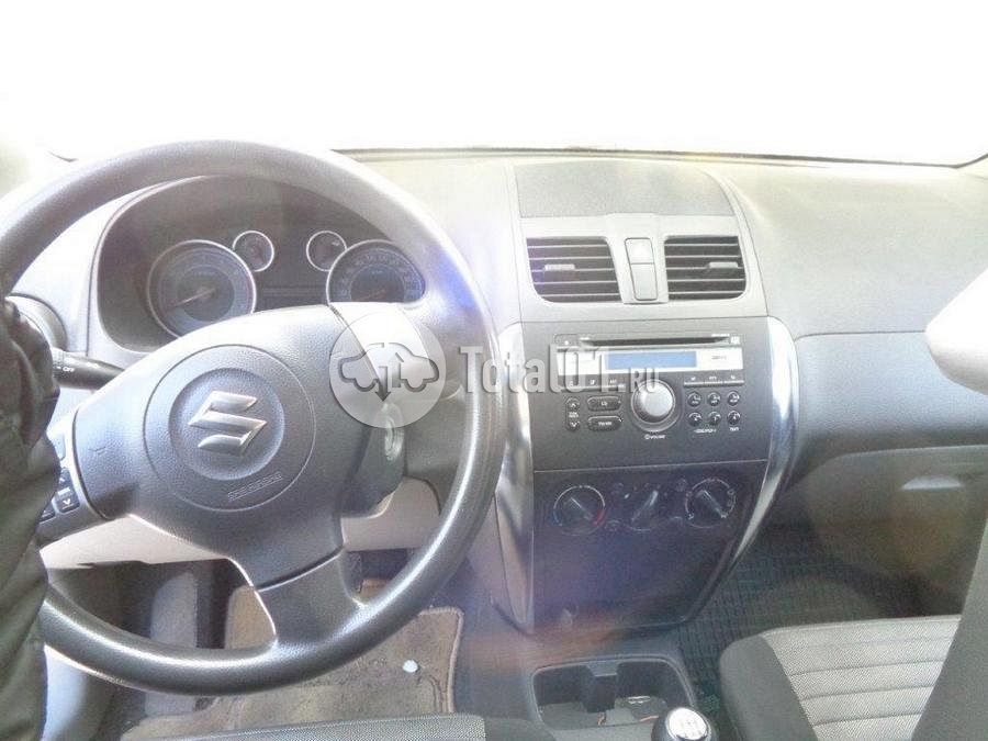 Фото Suzuki SX4 26