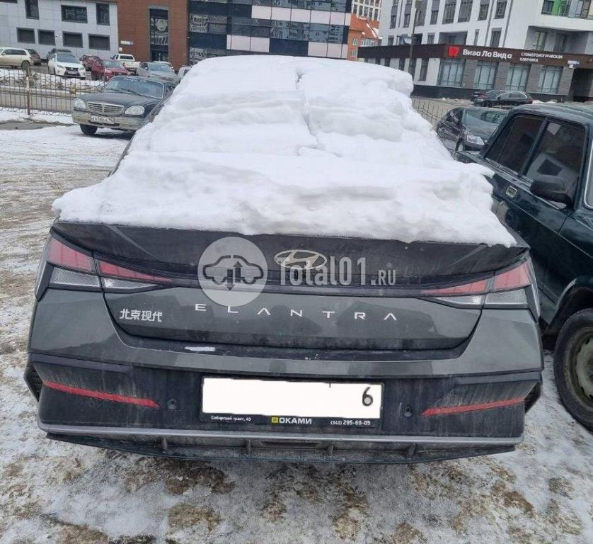 Фото Hyundai Elantra 12