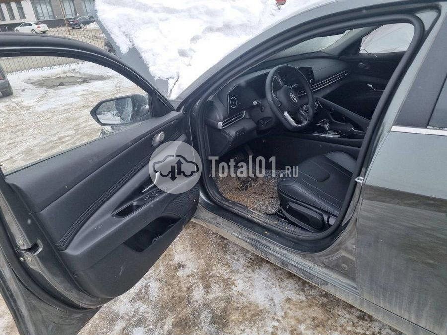 Фото Hyundai Elantra 84