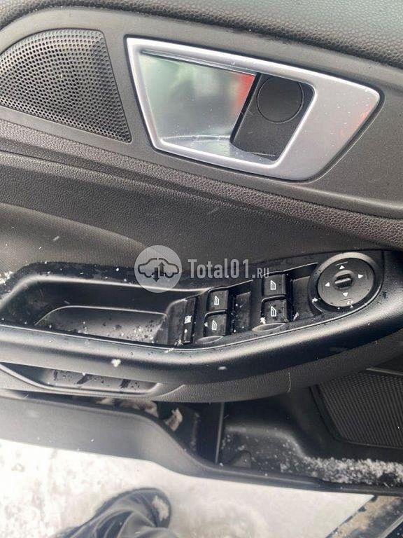 Фото Ford Fiesta 70