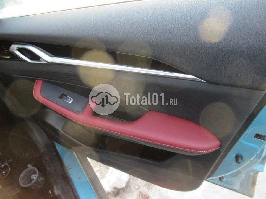 Фото Geely Coolray 18