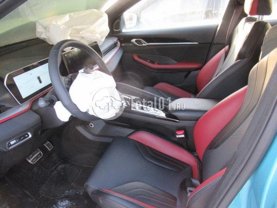 Фото Geely Coolray 40