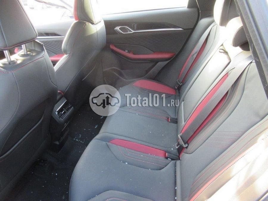 Фото Geely Coolray 32