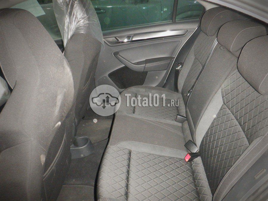 Фото Skoda Rapid 44