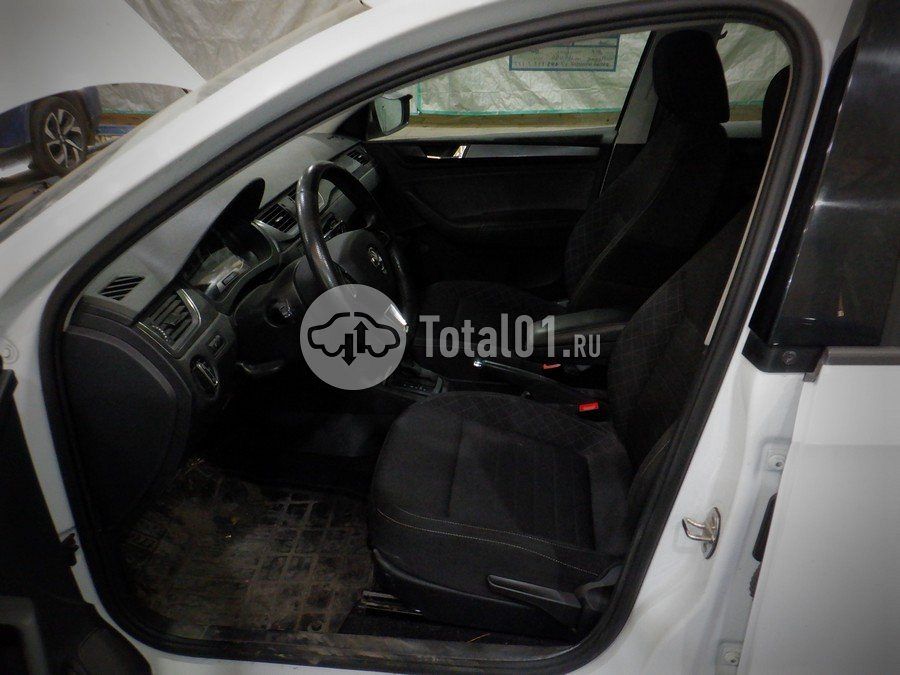Фото Skoda Rapid 42