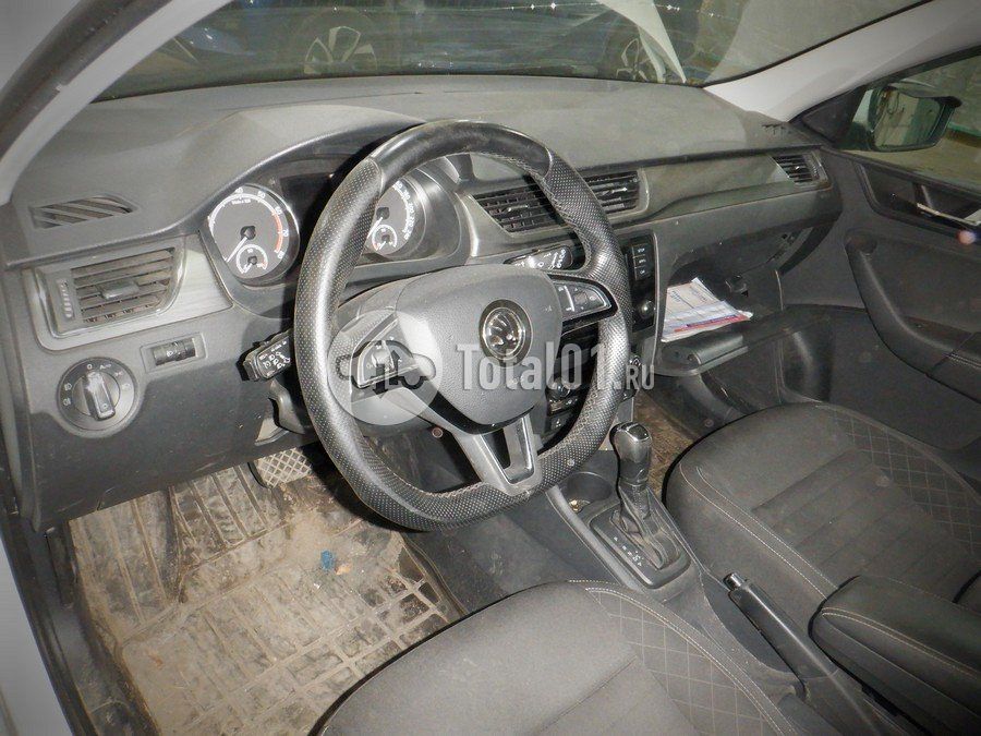 Фото Skoda Rapid 44