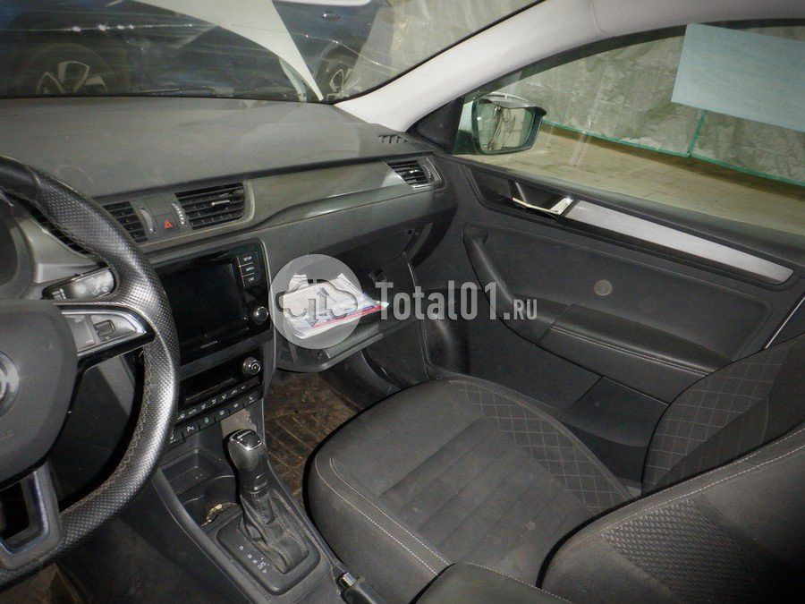 Фото Skoda Rapid 46