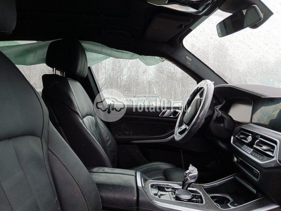 Фото BMW X5 8