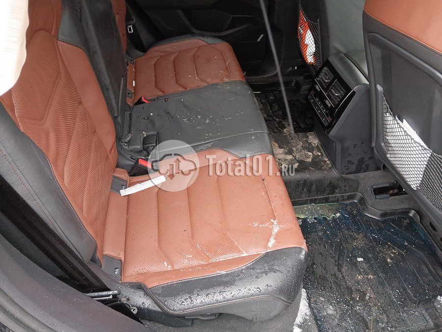 Фото Volkswagen Touareg 210