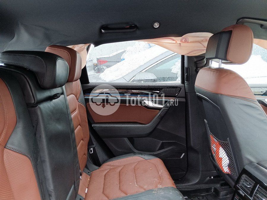 Фото Volkswagen Touareg 212