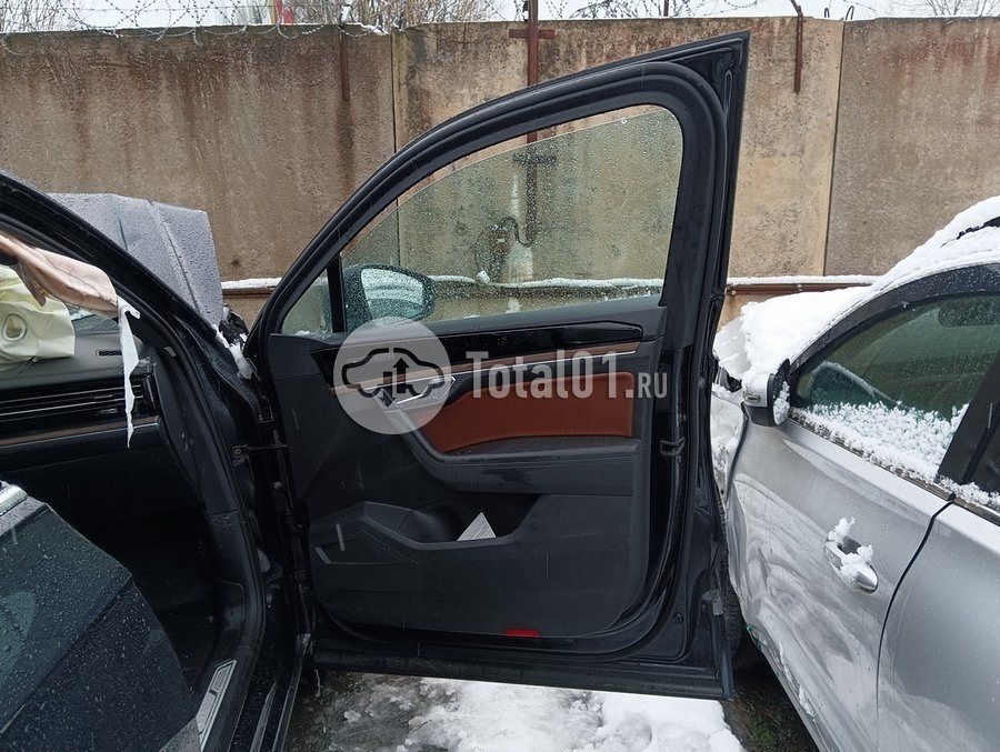 Фото Volkswagen Touareg 220