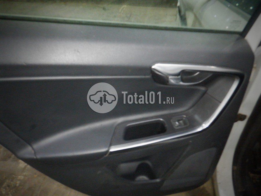 Фото Volvo XC60 44