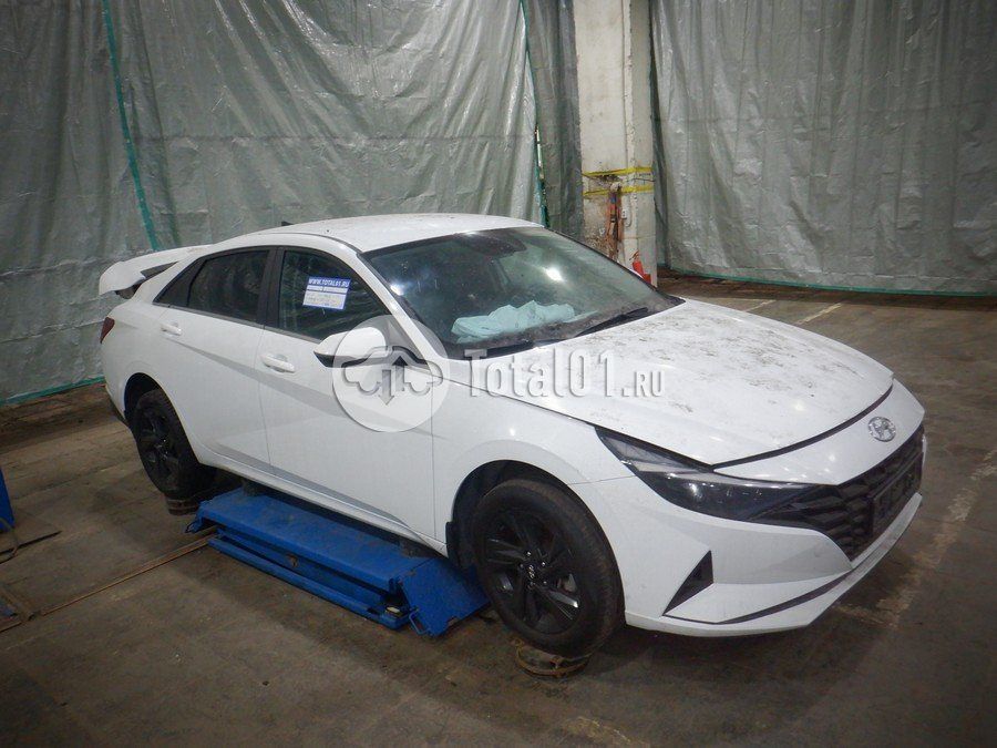 Фото Hyundai Elantra 2