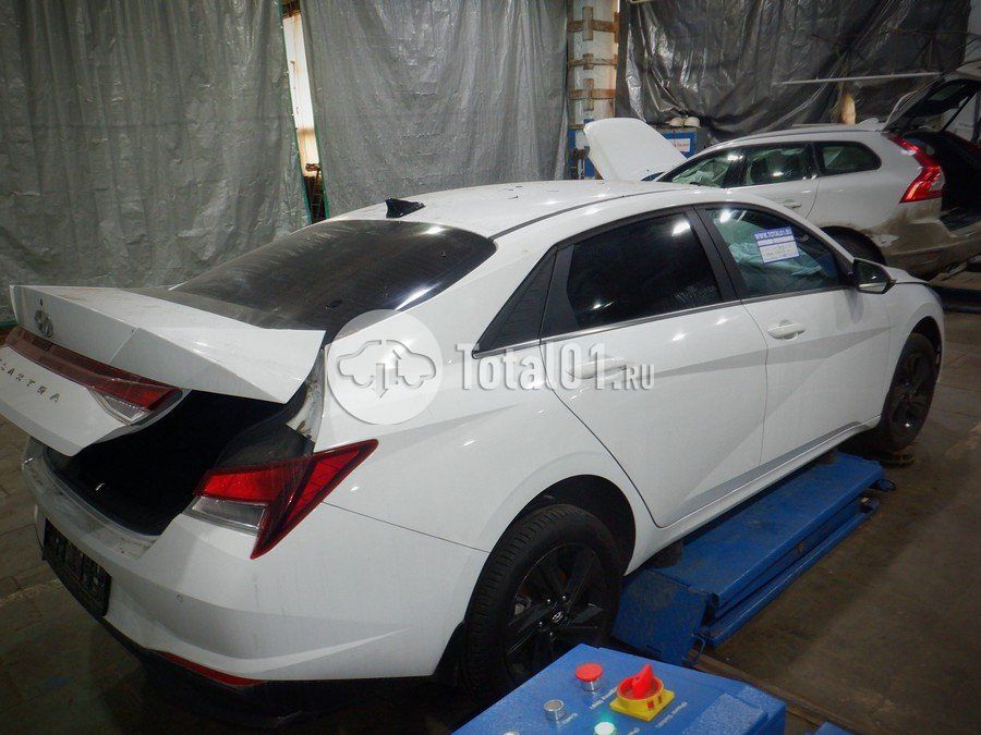Фото Hyundai Elantra 14