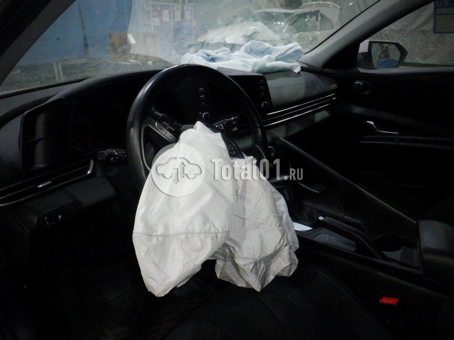Фото Hyundai Elantra 40