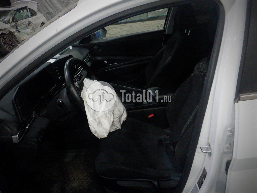 Фото Hyundai Elantra 42