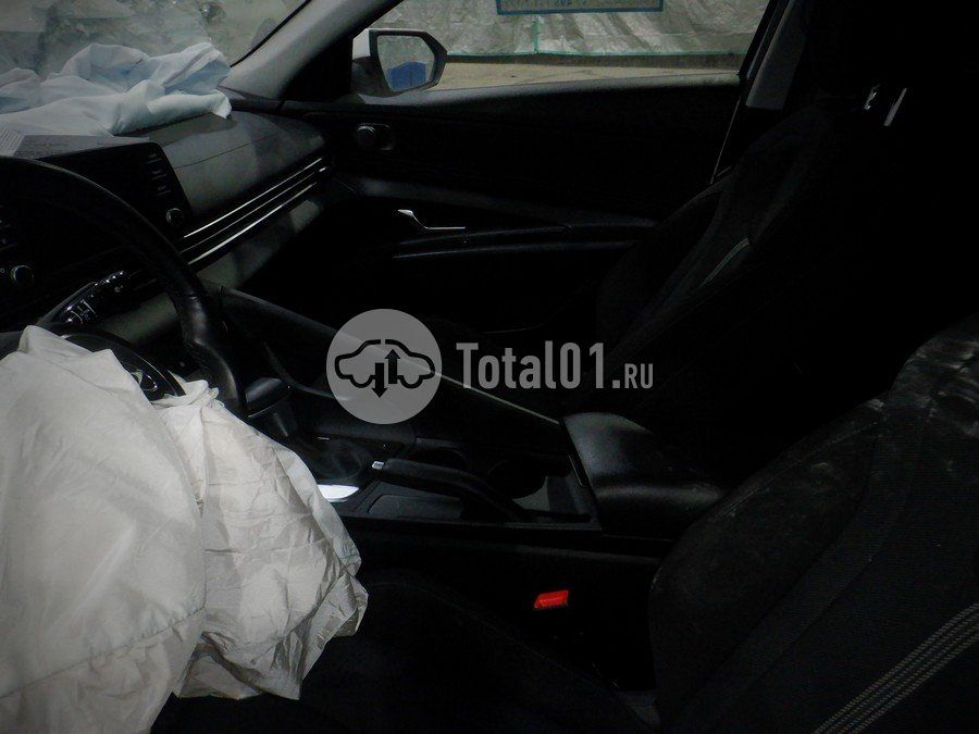 Фото Hyundai Elantra 44