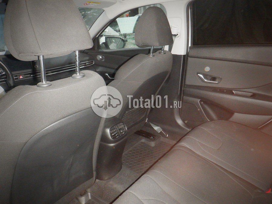 Фото Hyundai Elantra 54