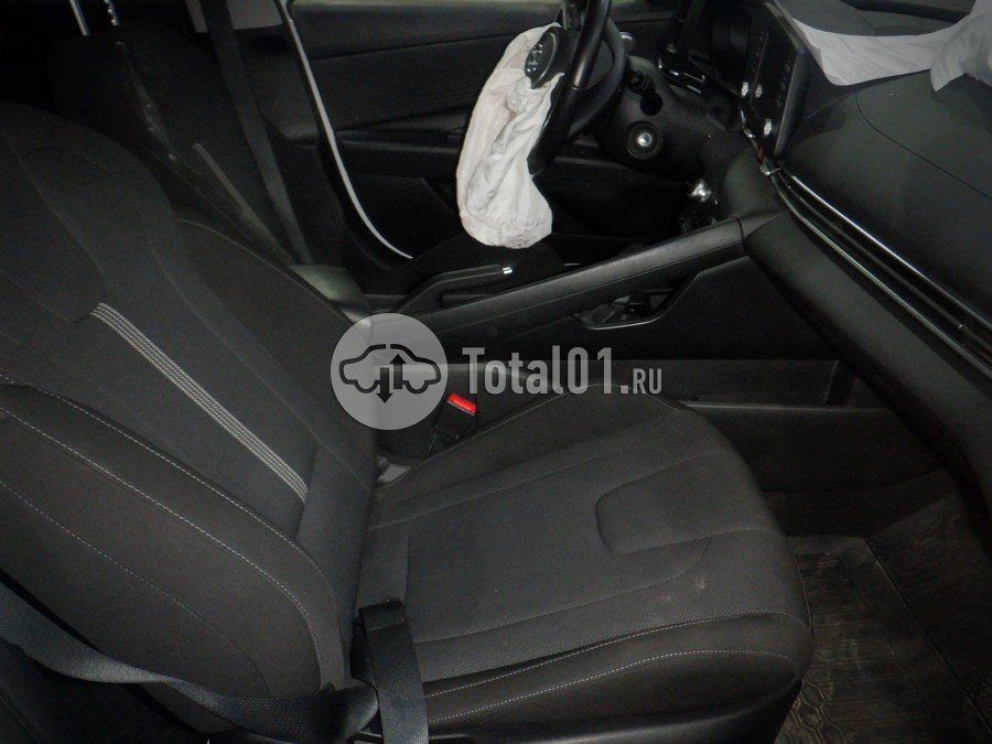 Фото Hyundai Elantra 80
