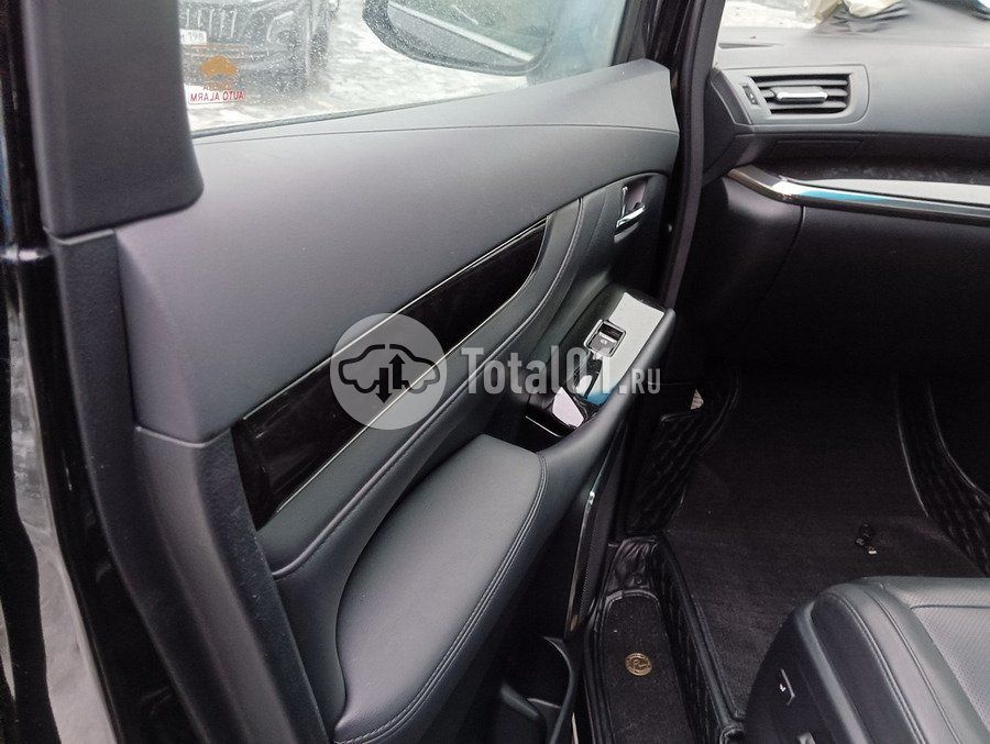 Фото Toyota Vellfire 152