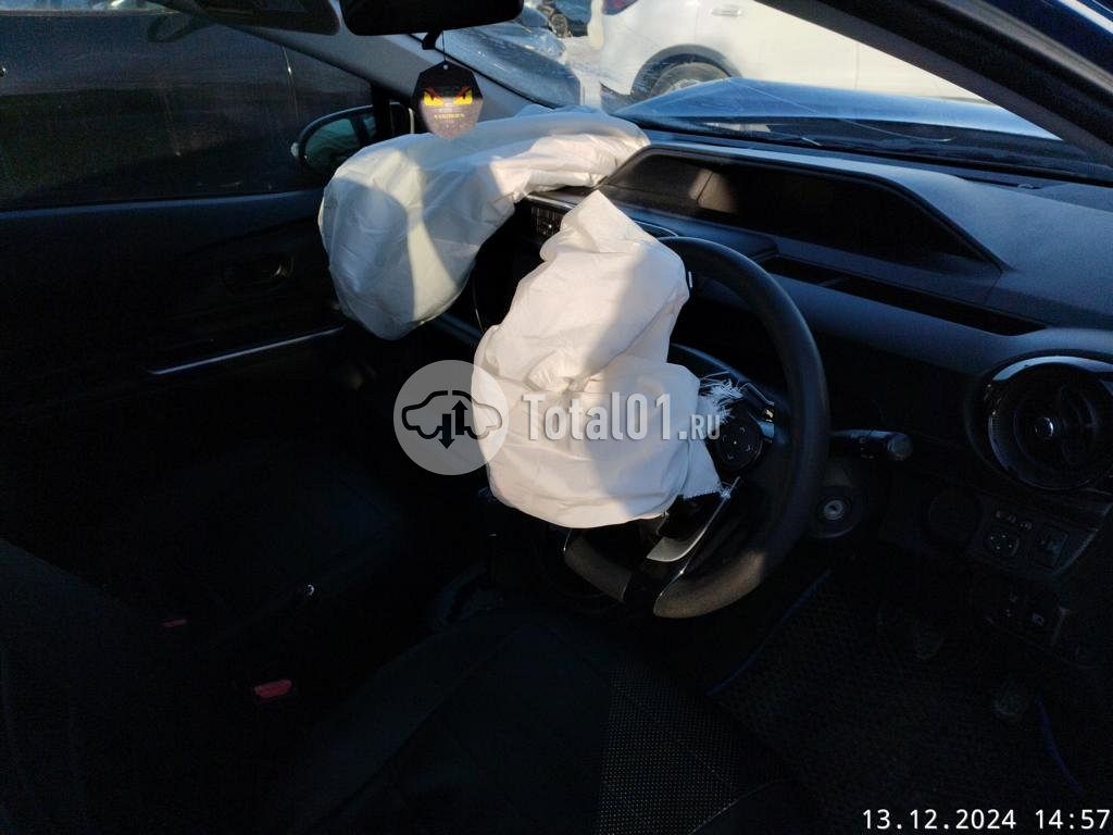 Фото Toyota Aqua 110