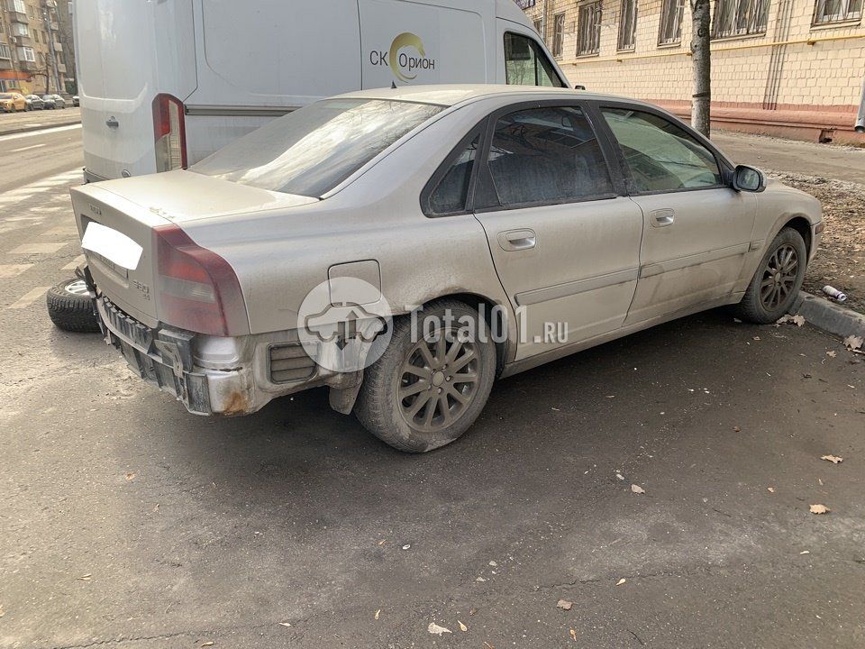 Фото Volvo S80 4