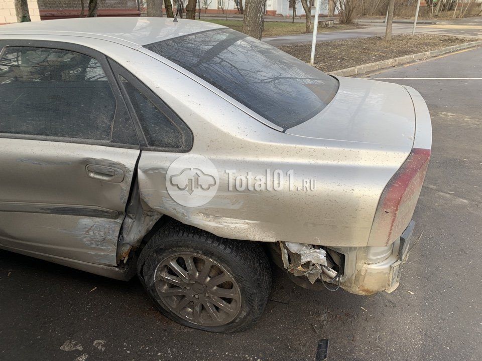 Фото Volvo S80 10