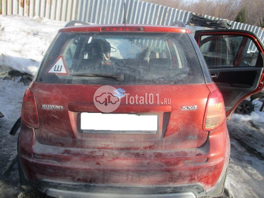 Фото Suzuki SX4 36