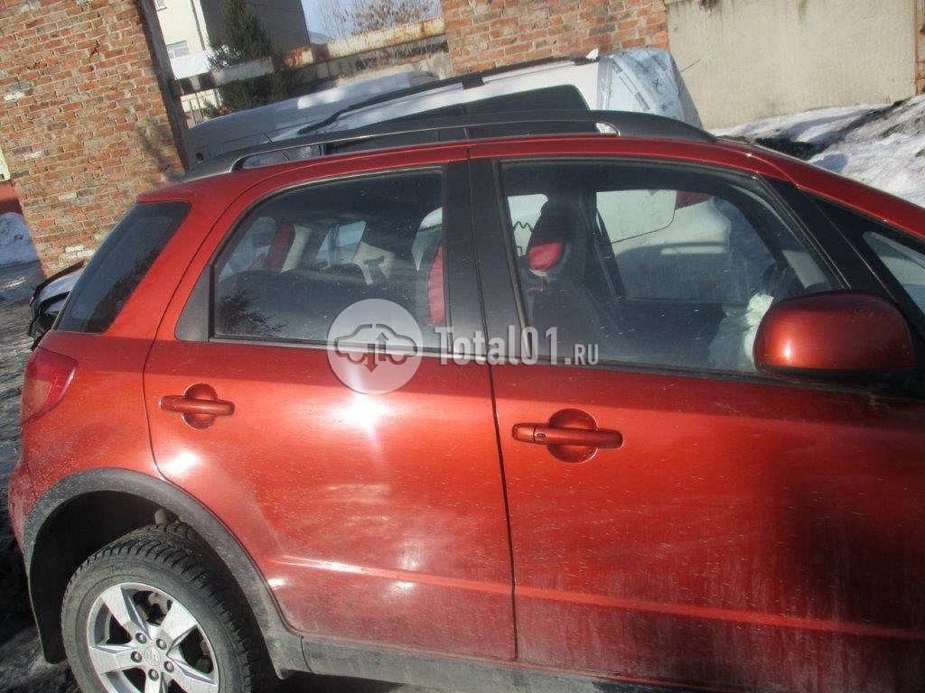 Фото Suzuki SX4 42