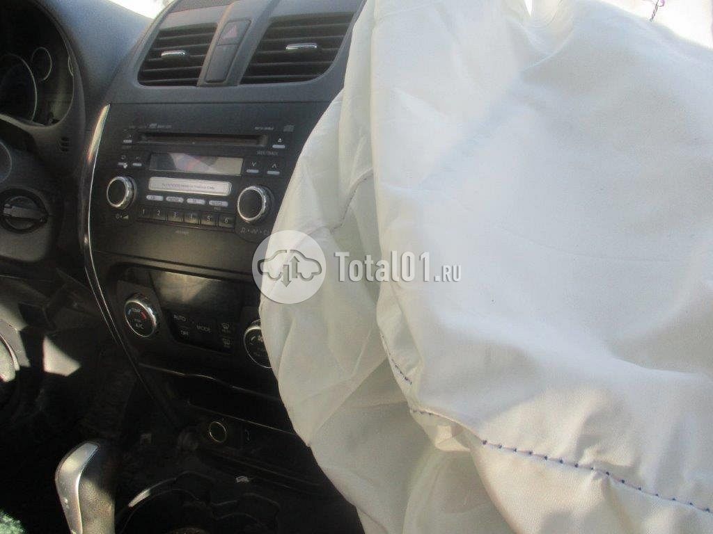 Фото Suzuki SX4 52