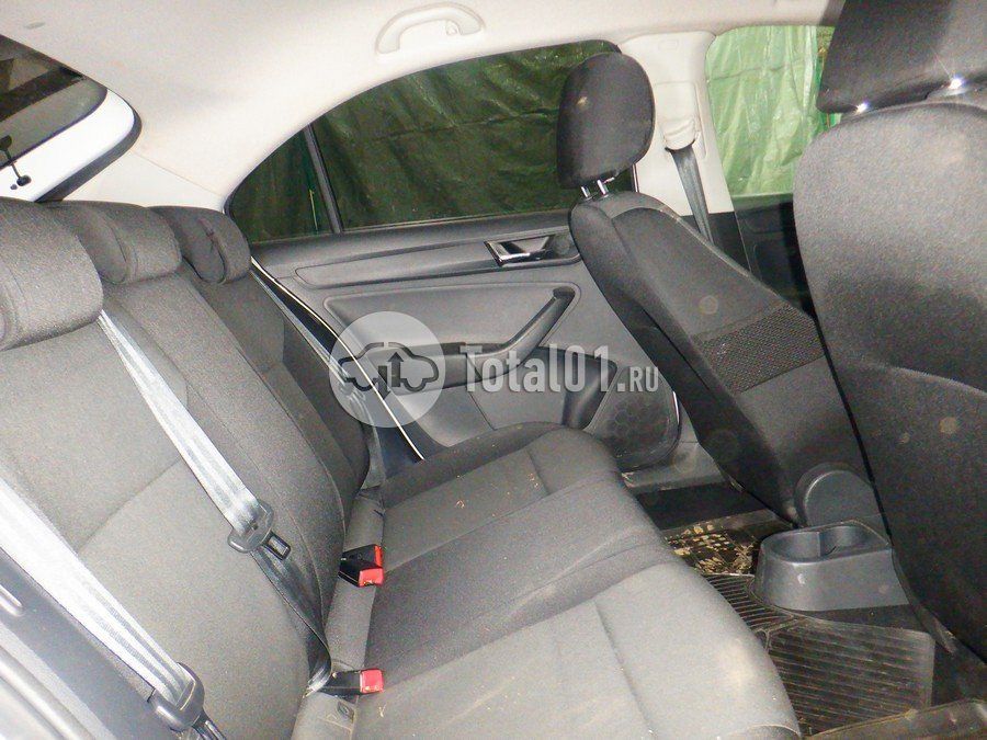 Фото Skoda Rapid 44