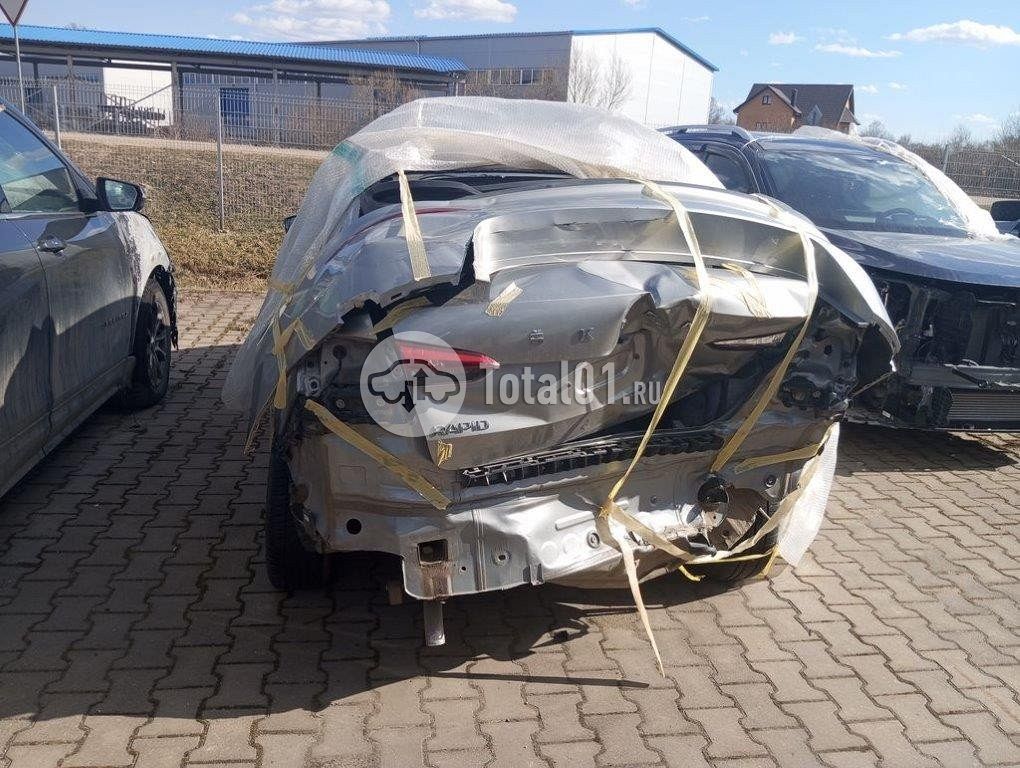 Фото Skoda Rapid 14