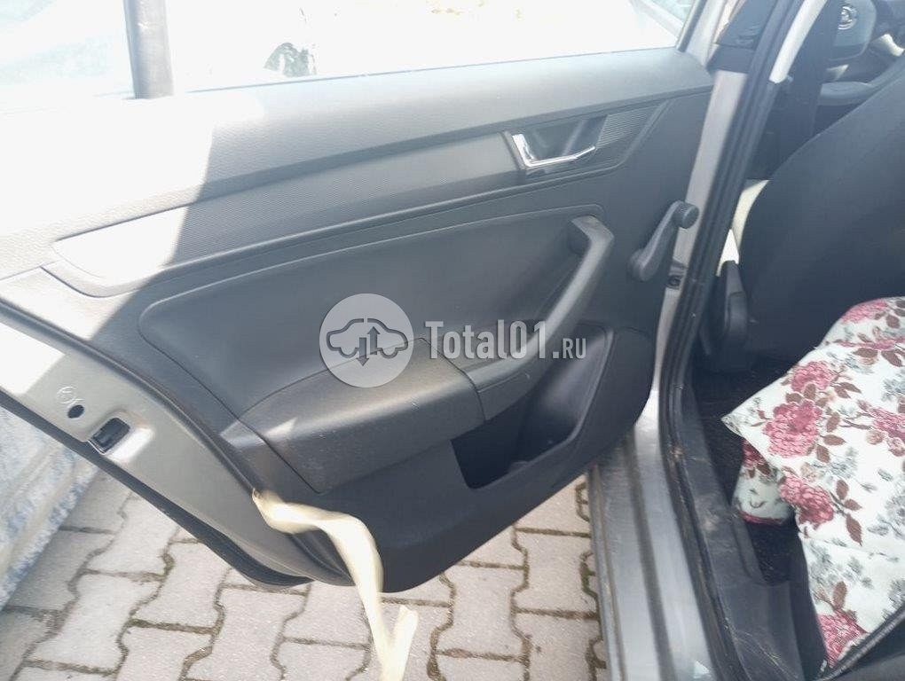 Фото Skoda Rapid 32