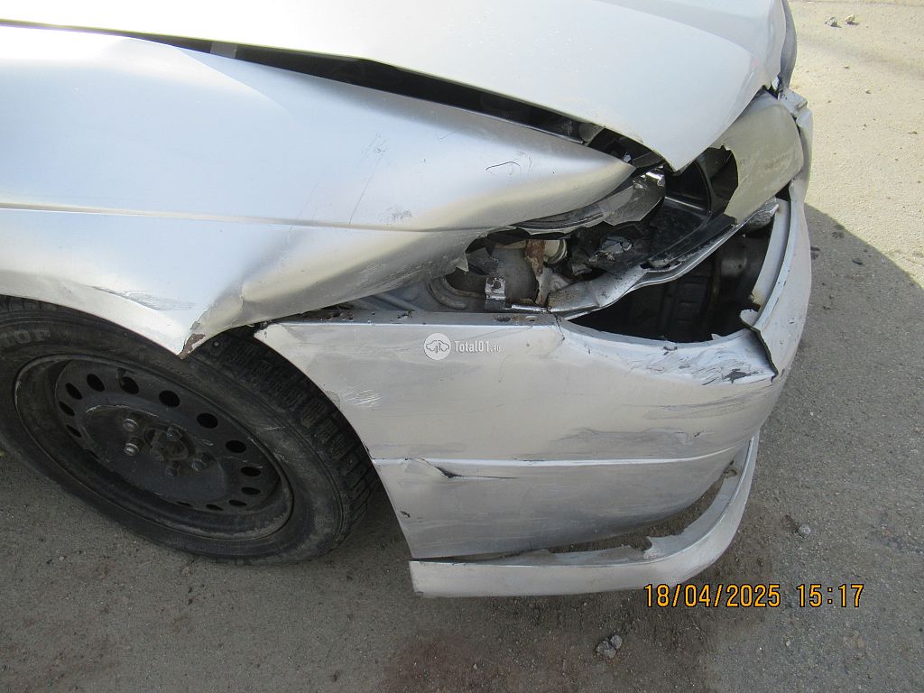 Фото Nissan Avenir 14