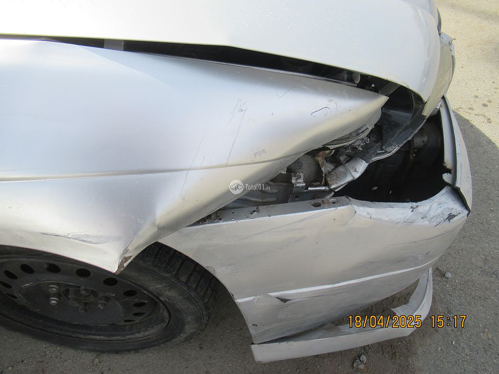 Фото Nissan Avenir 16