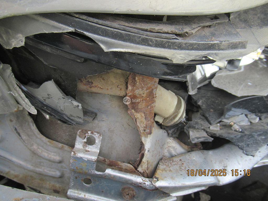 Фото Nissan Avenir 44