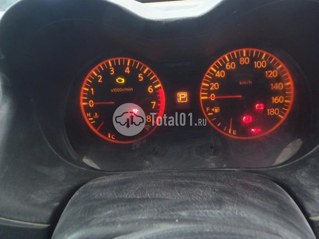 Фото Nissan Avenir 28