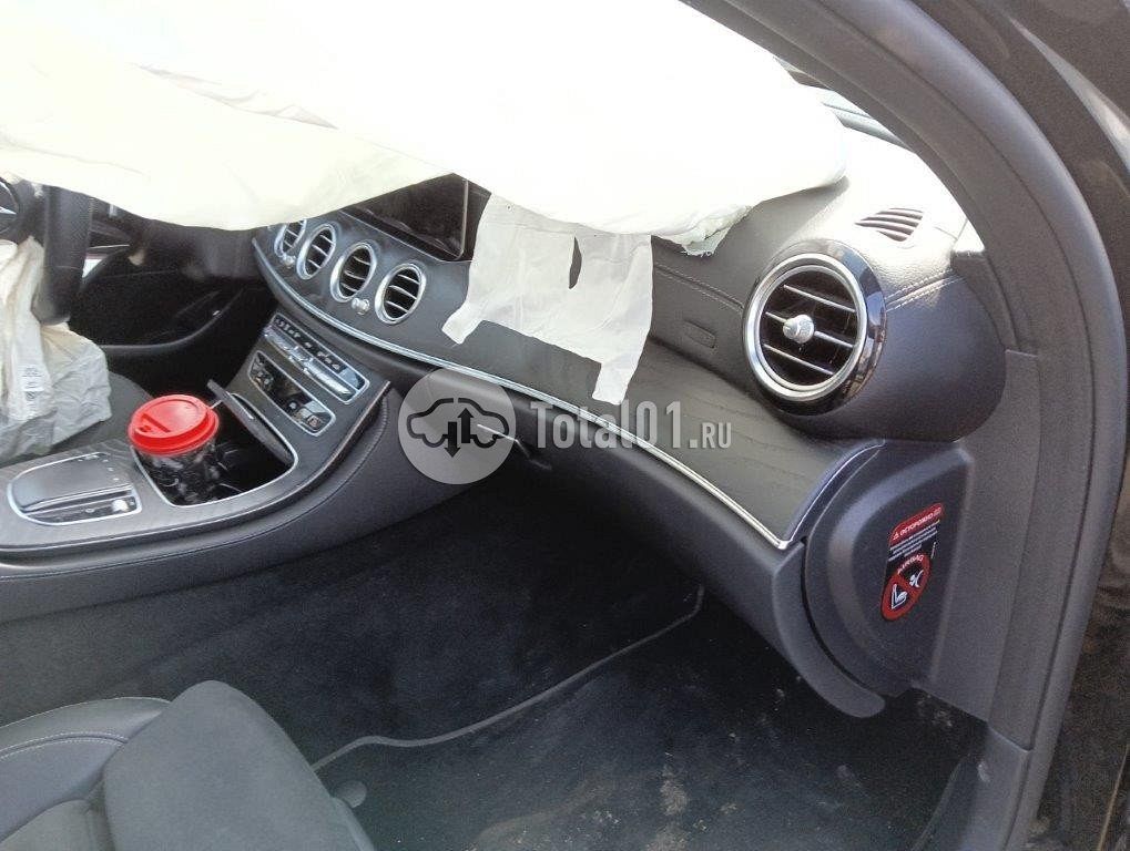 Фото Mercedes-Benz E-класс 240
