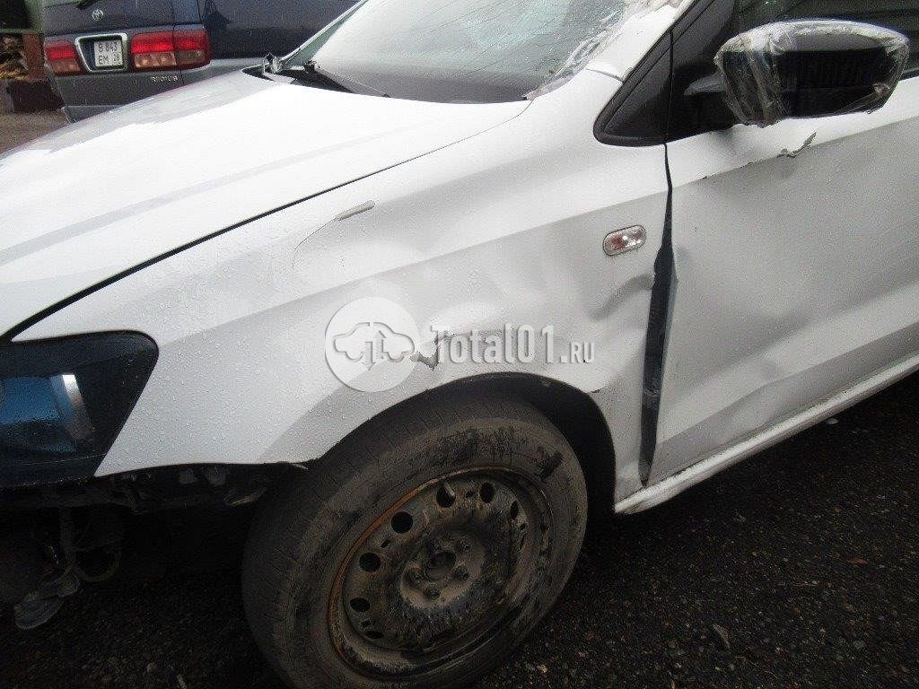 Фото Volkswagen Polo 28