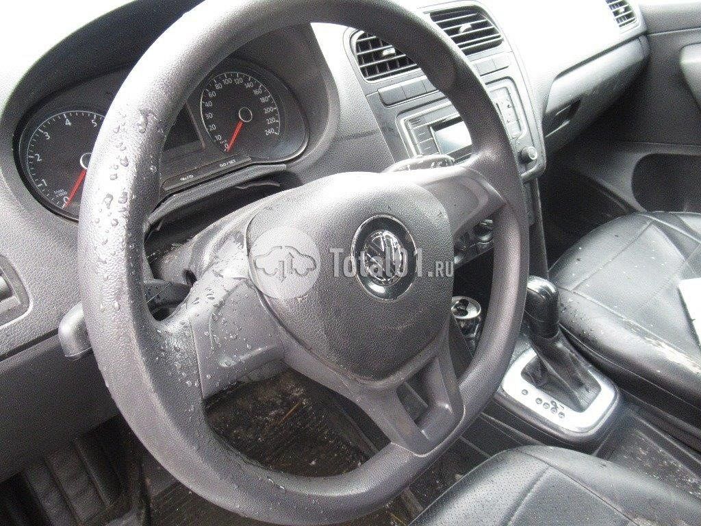 Фото Volkswagen Polo 38