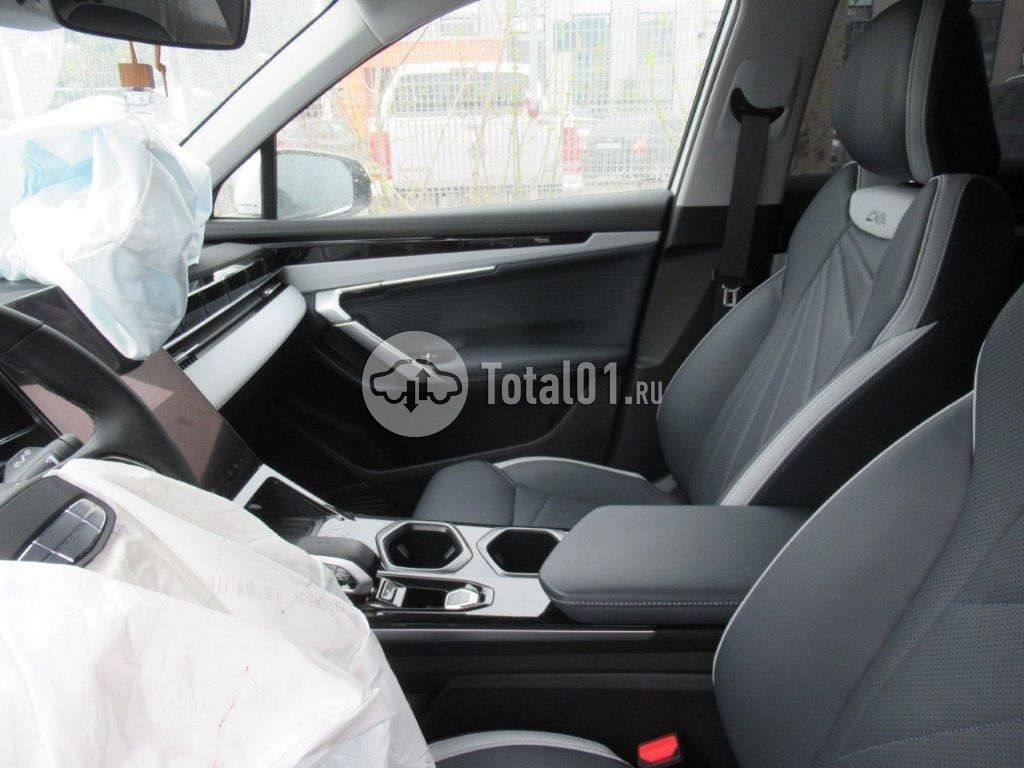 Фото Geely Atlas 120
